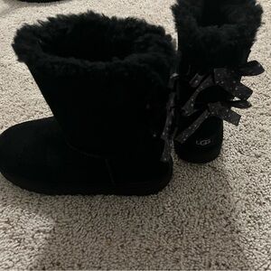 UGG, black, size 4